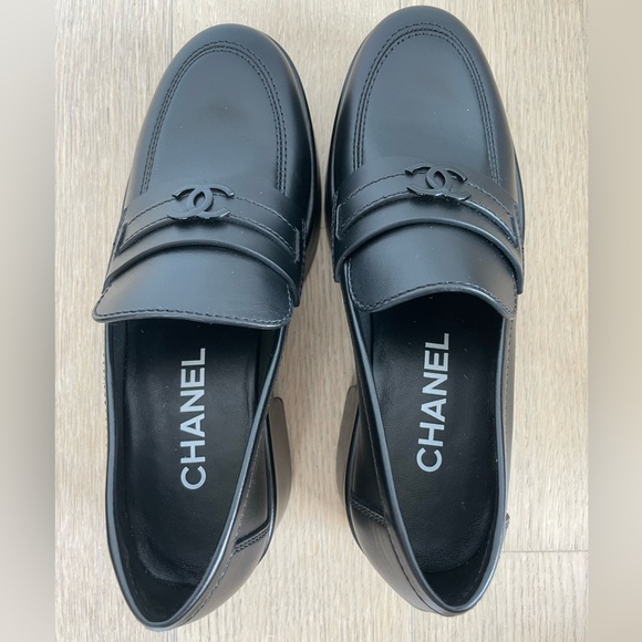 Chanel Women’s CC Platform Loafers Leather Black Size US 7 - Picture 2 of 9